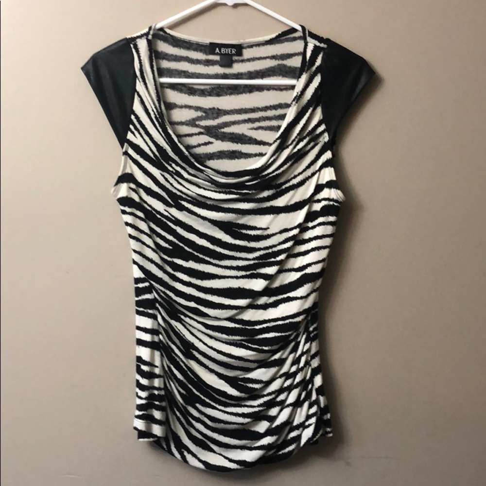 Short sleeve dress top